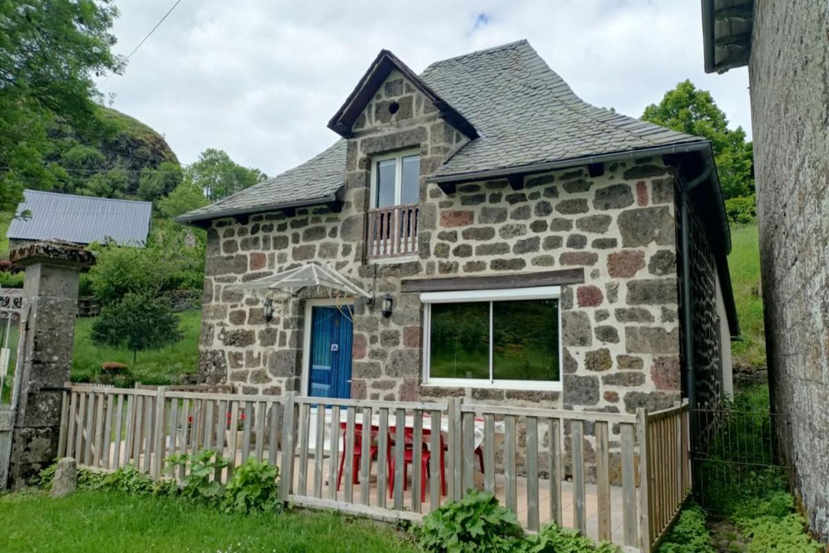 Gite 4 Personnes Dans Le Cantal Animaux Bienvenus Lascelle Εξωτερικό φωτογραφία